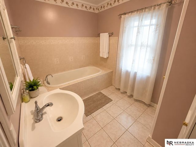 3025 Myrtle Avenue, Omaha, NE 68131
