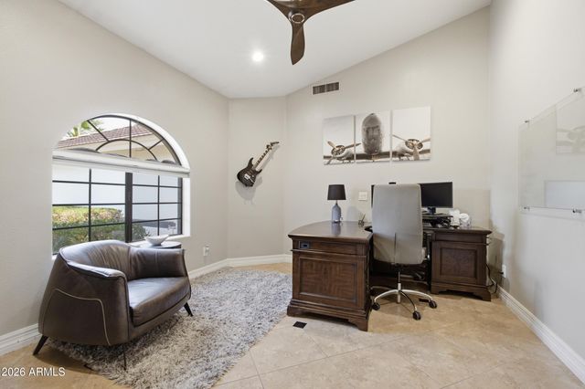 4451 E DESERT Lane, Gilbert, AZ 85234