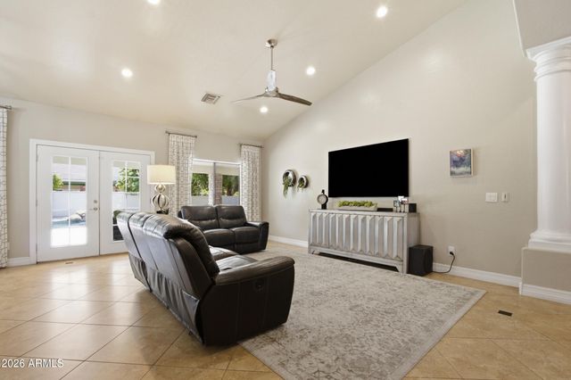 4451 E DESERT Lane, Gilbert, AZ 85234