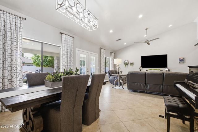 4451 E DESERT Lane, Gilbert, AZ 85234