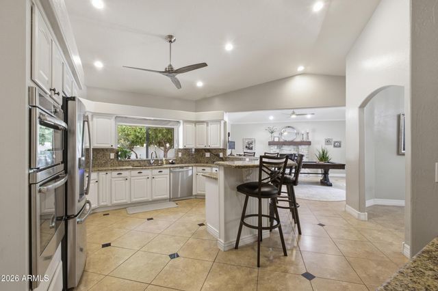 4451 E DESERT Lane, Gilbert, AZ 85234