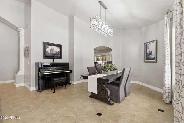 4451 E DESERT Lane, Gilbert, AZ 85234