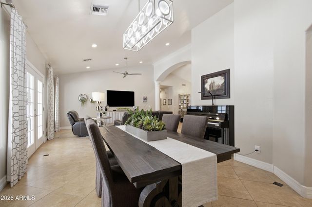 4451 E DESERT Lane, Gilbert, AZ 85234