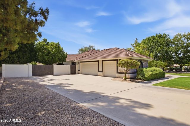 4451 E DESERT Lane, Gilbert, AZ 85234
