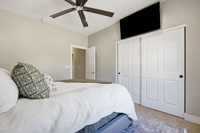 4451 E DESERT Lane, Gilbert, AZ 85234