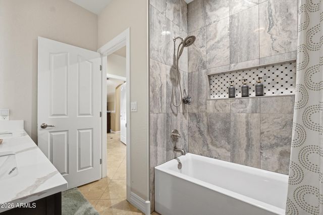 4451 E DESERT Lane, Gilbert, AZ 85234