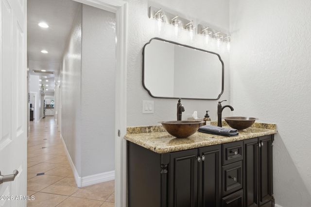 4451 E DESERT Lane, Gilbert, AZ 85234
