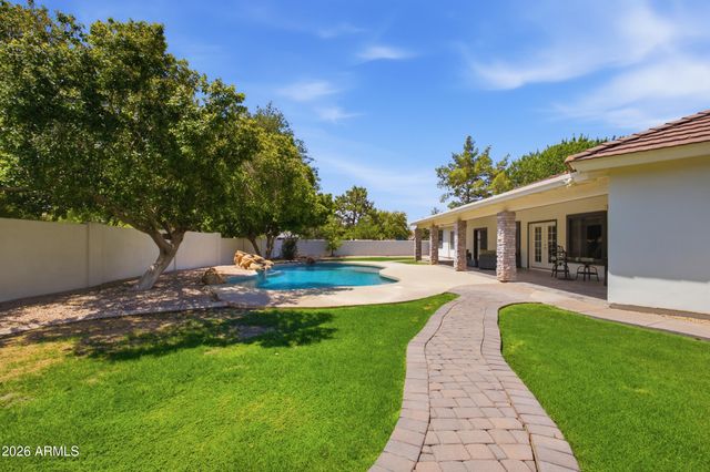4451 E DESERT Lane, Gilbert, AZ 85234