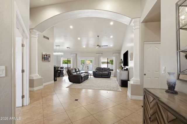 4451 E DESERT Lane, Gilbert, AZ 85234