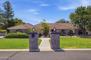 4451 E DESERT Lane, Gilbert, AZ 85234