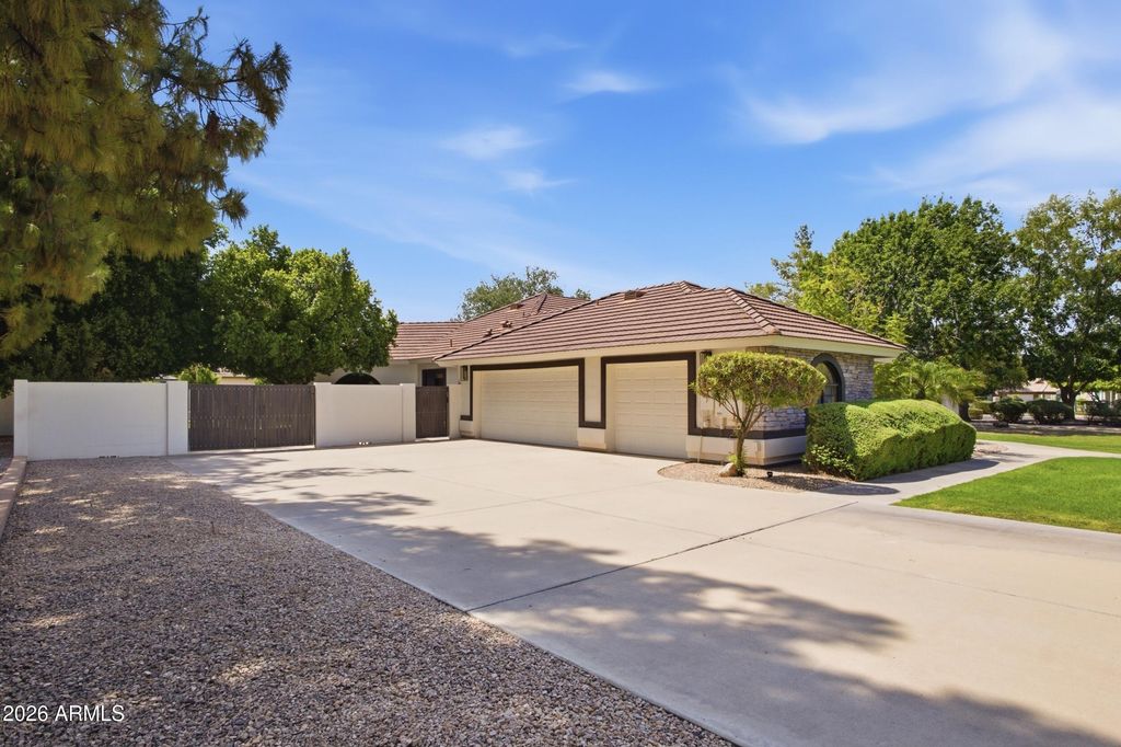 4451 E DESERT Lane, Gilbert, AZ 85234 — photo 3