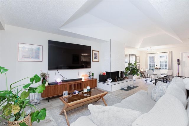 1844 Arbol Verde Way, Las Vegas, NV 89119