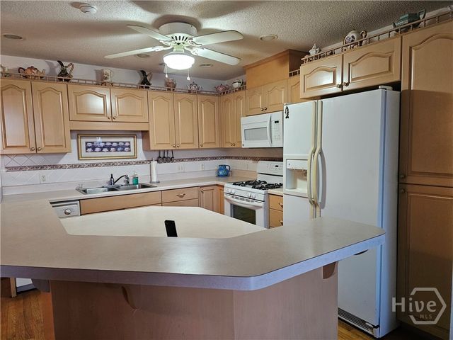 127 Lakeshore Drive, Savannah, GA 31419