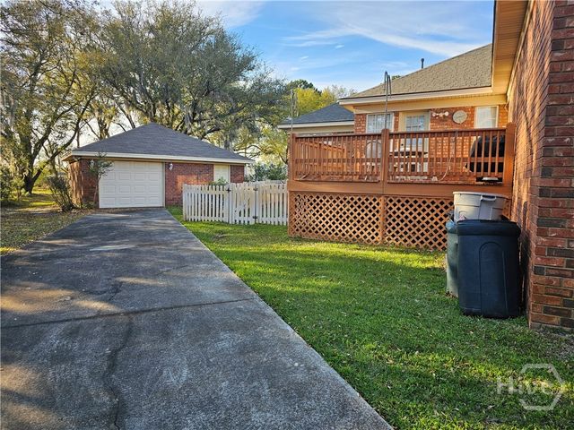 127 Lakeshore Drive, Savannah, GA 31419