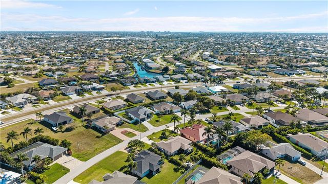 2549 SW 24th CT, Cape Coral, FL 33914