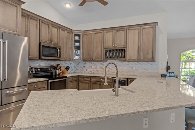 2549 SW 24th CT, Cape Coral, FL 33914