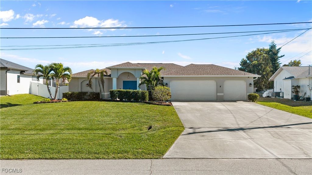2549 SW 24th CT, Cape Coral, FL 33914