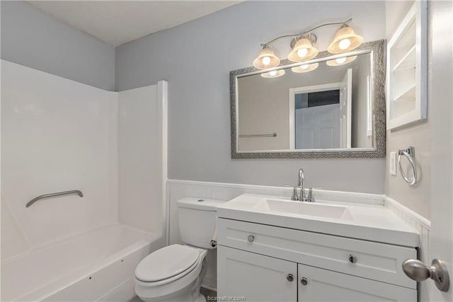 2323 De Lee Street 28, Bryan, TX 77802