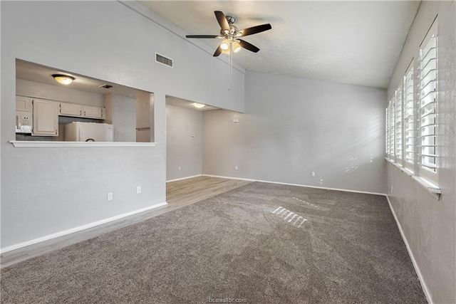 2323 De Lee Street 28, Bryan, TX 77802