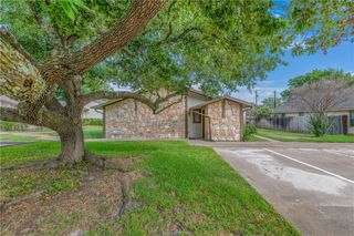 2323 De Lee Street 28, Bryan, TX 77802