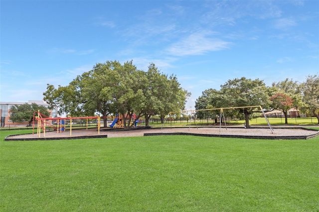 2540 Blue Myrtle Way, Dallas, TX 75212