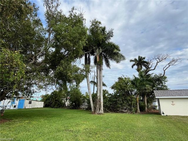 10458 Trotwood AVE, St. James City, FL 33956