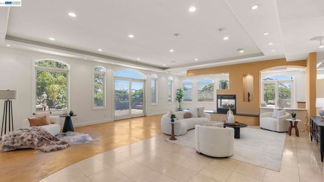 131 131 Montecito Crescent, Walnut Creek, CA 94597