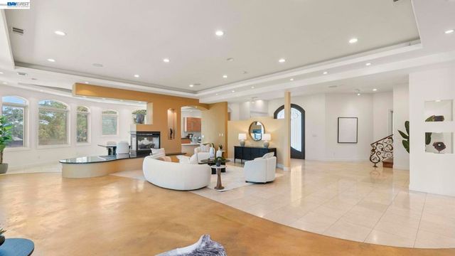 131 131 Montecito Crescent, Walnut Creek, CA 94597