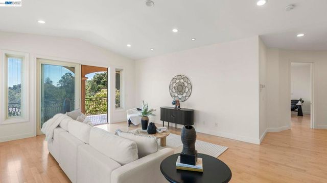 131 131 Montecito Crescent, Walnut Creek, CA 94597