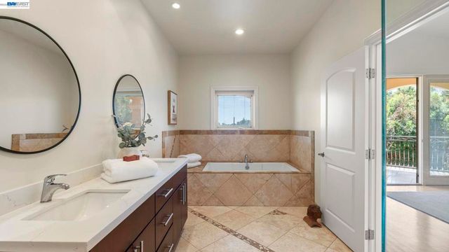 131 131 Montecito Crescent, Walnut Creek, CA 94597