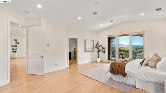 131 131 Montecito Crescent, Walnut Creek, CA 94597