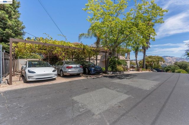 131 131 Montecito Crescent, Walnut Creek, CA 94597