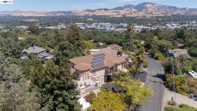 131 131 Montecito Crescent, Walnut Creek, CA 94597