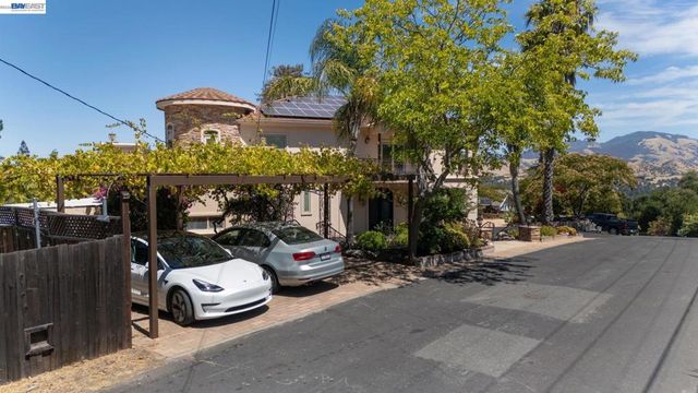 131 131 Montecito Crescent, Walnut Creek, CA 94597