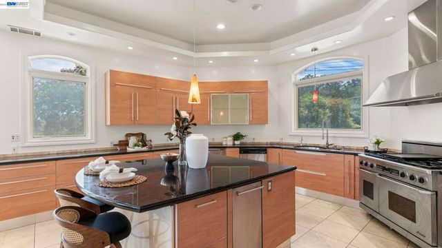 131 131 Montecito Crescent, Walnut Creek, CA 94597