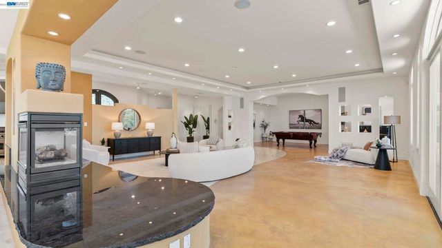 131 131 Montecito Crescent, Walnut Creek, CA 94597