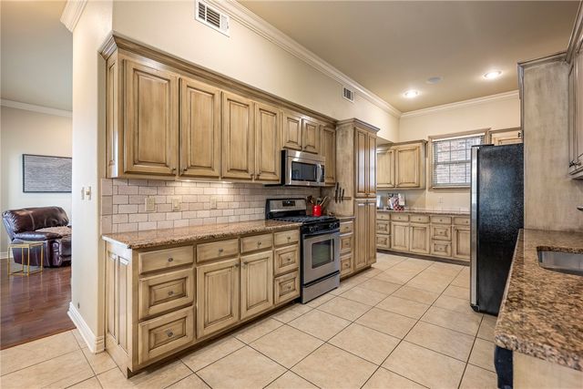 2616 S Everest Avenue, Rogers, AR 72758