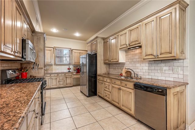 2616 S Everest Avenue, Rogers, AR 72758