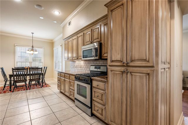 2616 S Everest Avenue, Rogers, AR 72758