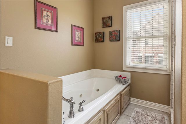 2616 S Everest Avenue, Rogers, AR 72758