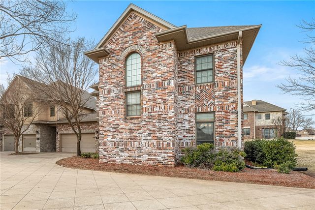 2616 S Everest Avenue, Rogers, AR 72758