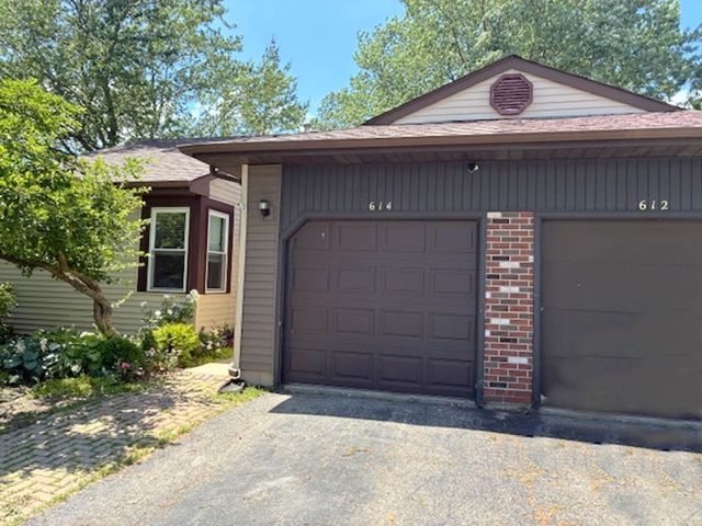 614 Lyon Court, Buffalo Grove, IL 60089