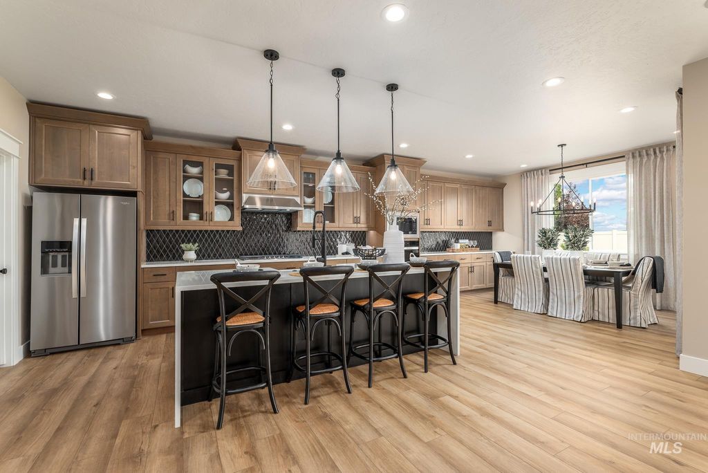 5662 W Daphne Dr, Meridian, ID 83646 photo 3