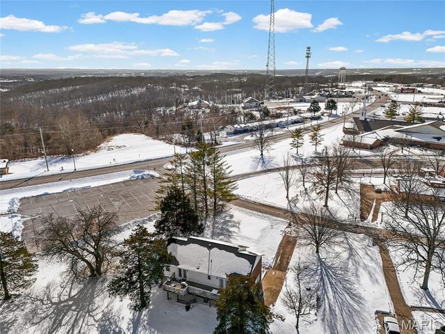 9 Ridgewood Drive, Hillsboro, MO 63050