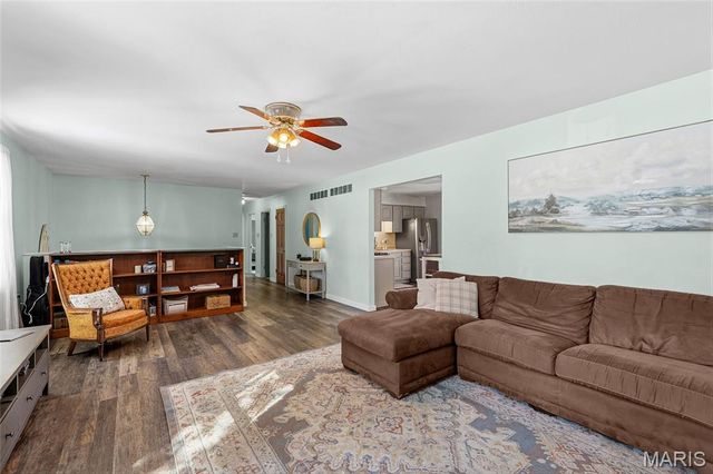 9 Ridgewood Drive, Hillsboro, MO 63050