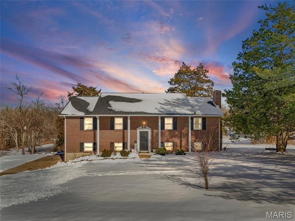 9 Ridgewood Drive, Hillsboro, MO 63050