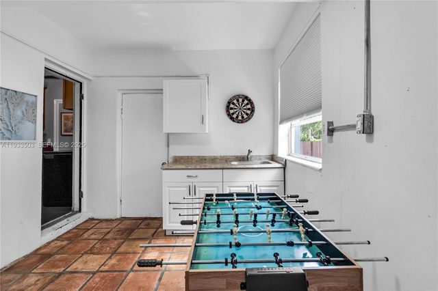 427 NE 107th St 1, Miami, FL 33161