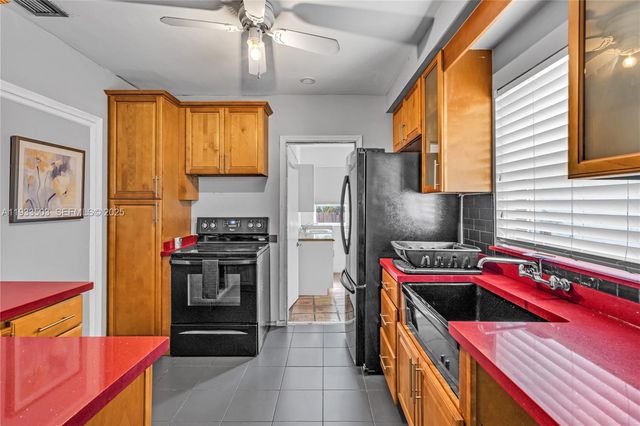 427 NE 107th St 1, Miami, FL 33161