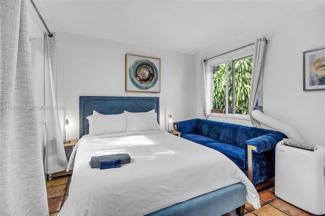 427 NE 107th St 1, Miami, FL 33161