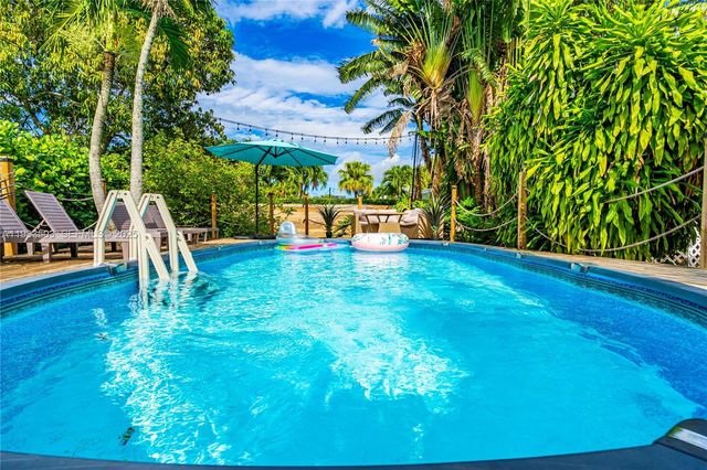 427 NE 107th St 1, Miami, FL 33161